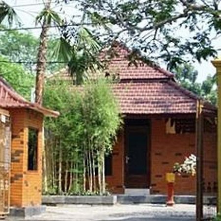 Hotel Cendrawasih Jember Ngoại thất bức ảnh